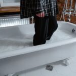 plunge bathtub quickly and safely